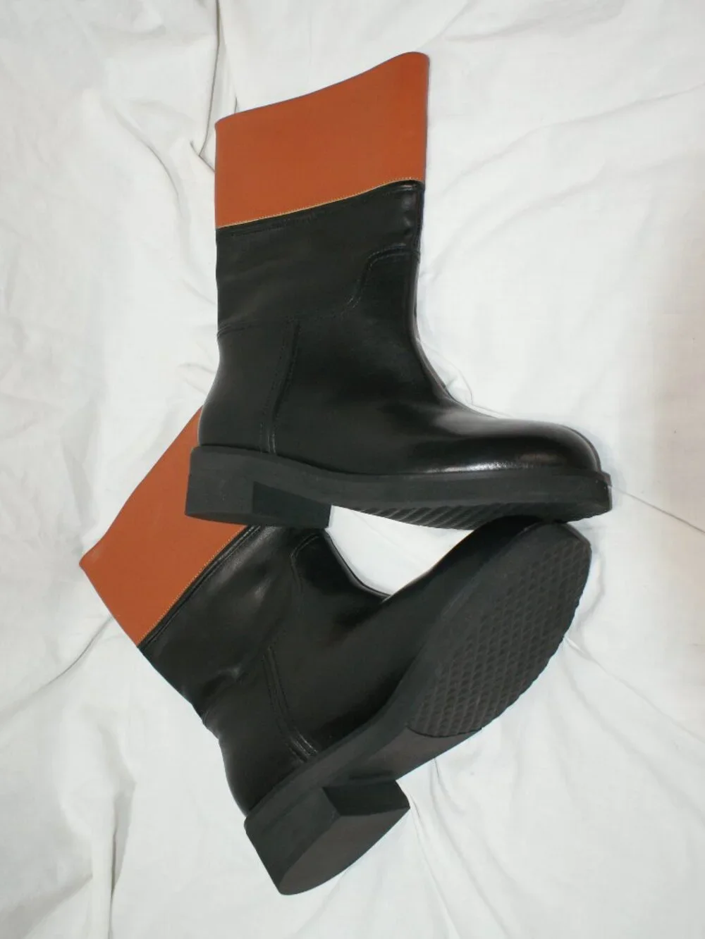 Aerosoles Medium Height 2-Tone Lug Sole Boots - size 8 - BRAND NEW